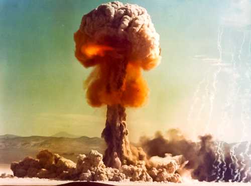 atom-bomb-explosion